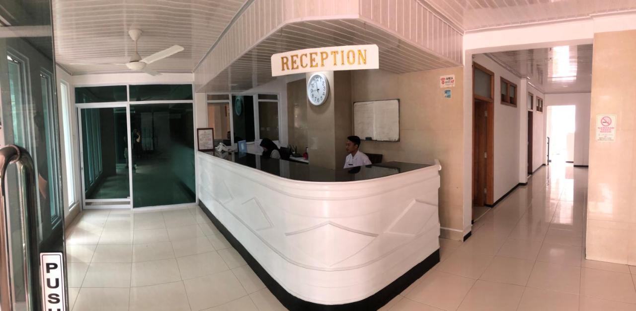 Aurora Hotel Siliwangi Чиребон Экстерьер фото